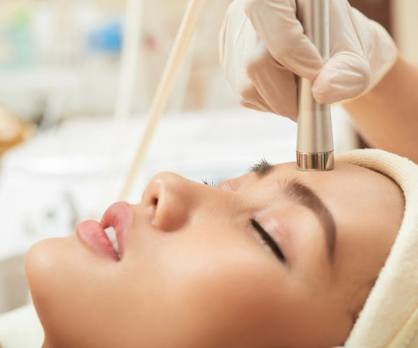 Summer Skin Rescue: Why Hydra Dermabrasion Is the Ultimate Treatment for Heat, Sweat, and Sun Exposure
